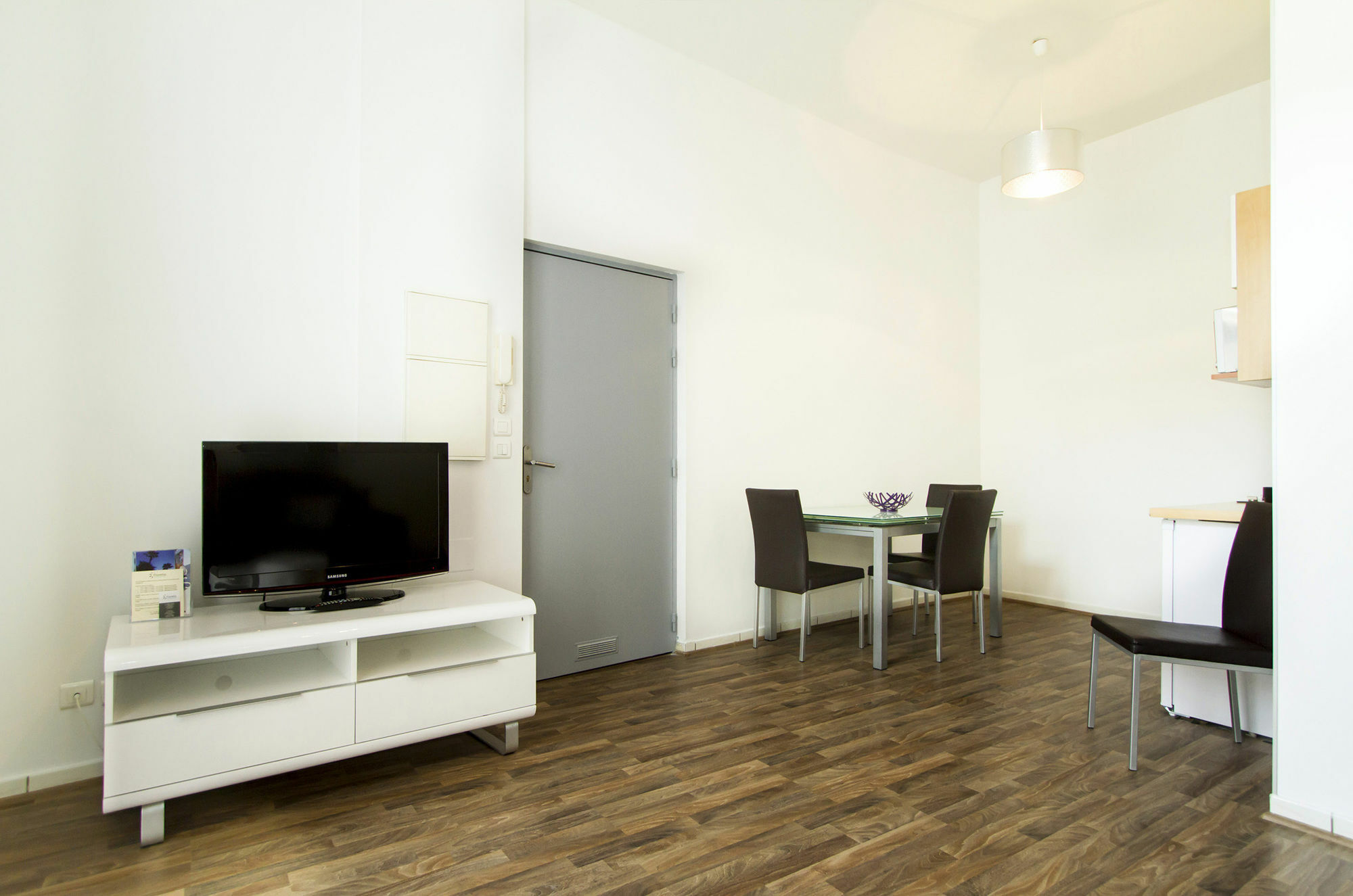 Florella Marceau Apartment Канни Екстер'єр фото